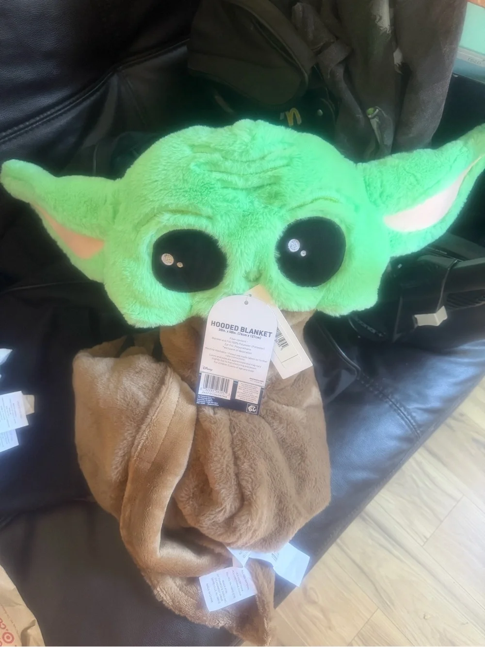 Star Wars Grogu Hooded Blanket in Green and Tan